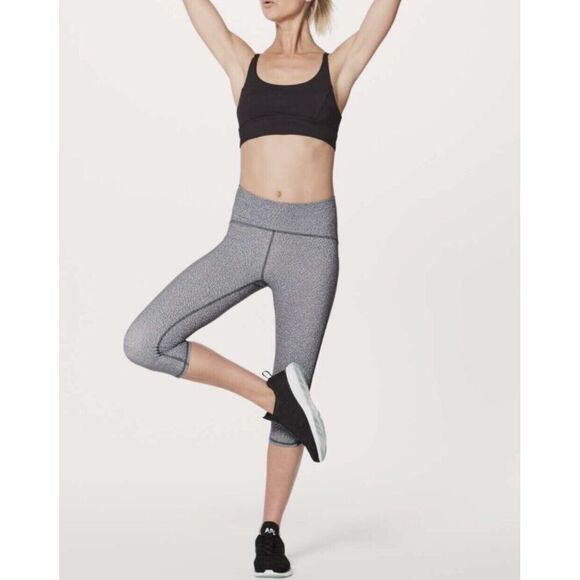Lululemon Train Times Crop 17" Fractal Alpine White Black‎ Size 2 - Picture 1 of 14